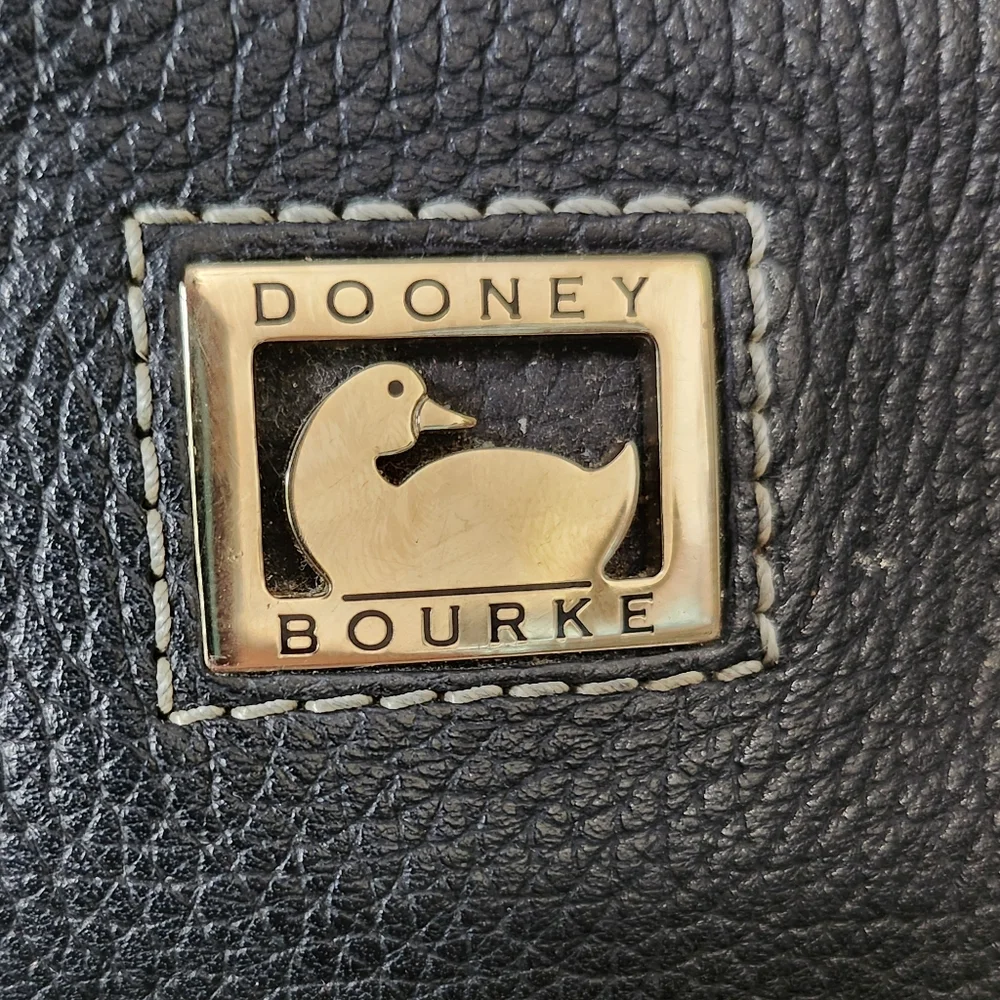Dooney & Bourke Pebble Grain Black Crossbody Bag Leather Purse Zip‎ Pocket